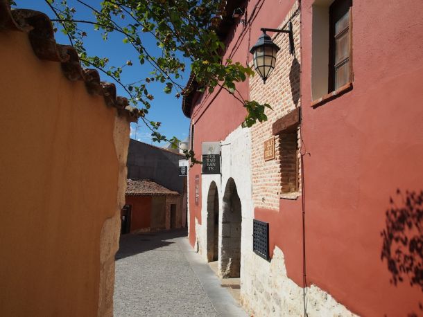 Rua histórica de Las Tercias en Simancas